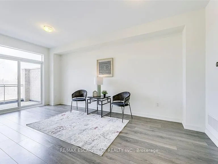 209 Fowley Dr — Photo 8