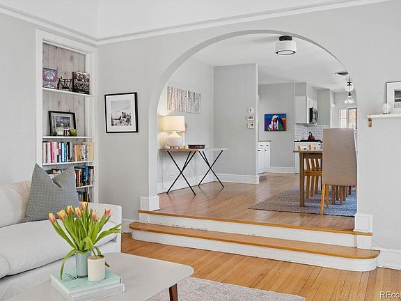 4th image of 3040 E 9th Avenue