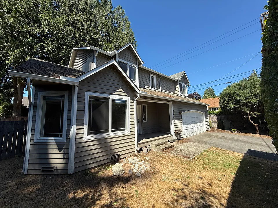 10755 20th Ave NE