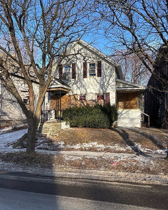 2nd image of 5 Tremont Ave