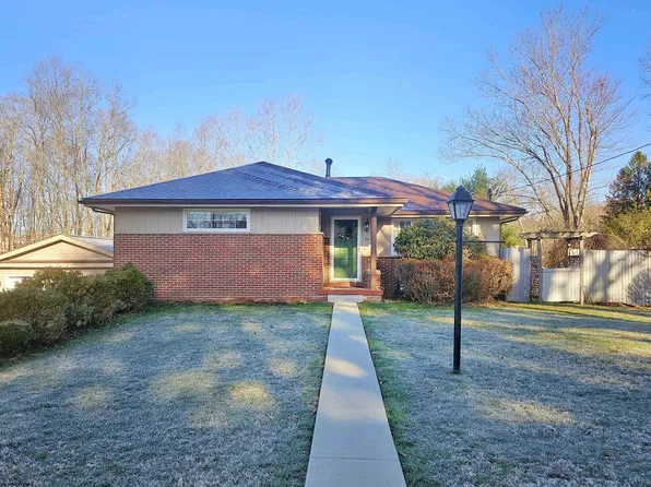 34 Sand Bank Rd, Fairmont, WV 26554