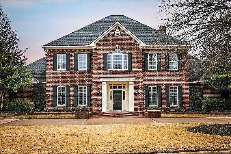 1st image of 1705 Woodlands Dr