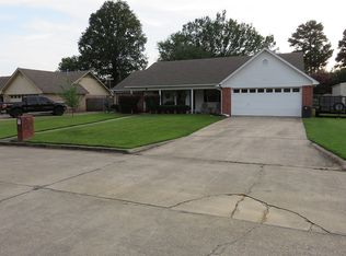 5503 Shadowood Dr, Texarkana, AR 71854