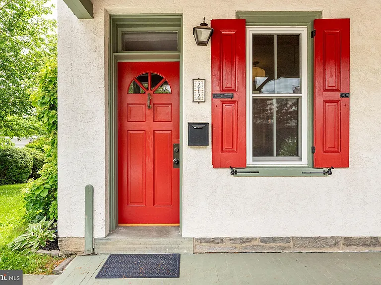 212 E Benezet St — Photo 28