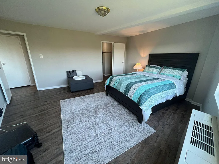 10201 Grosvenor Pl #816 — Photo 3
