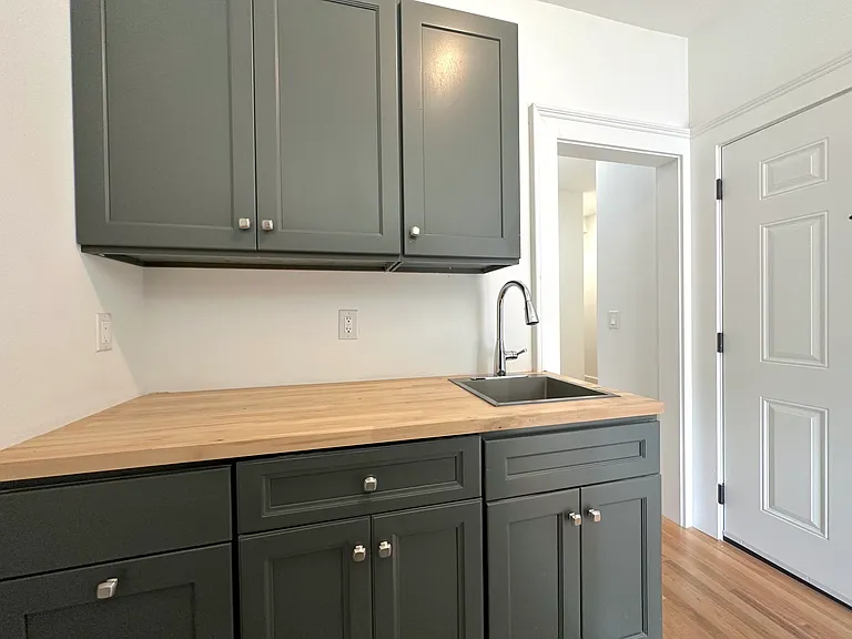 140 3rd St #3 — Photo 7