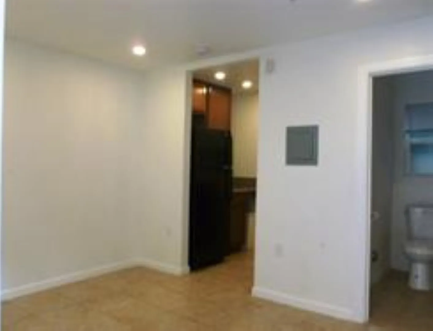 1 bed, 1.5 bath, 455 sqft, $1,950 — Photo 2