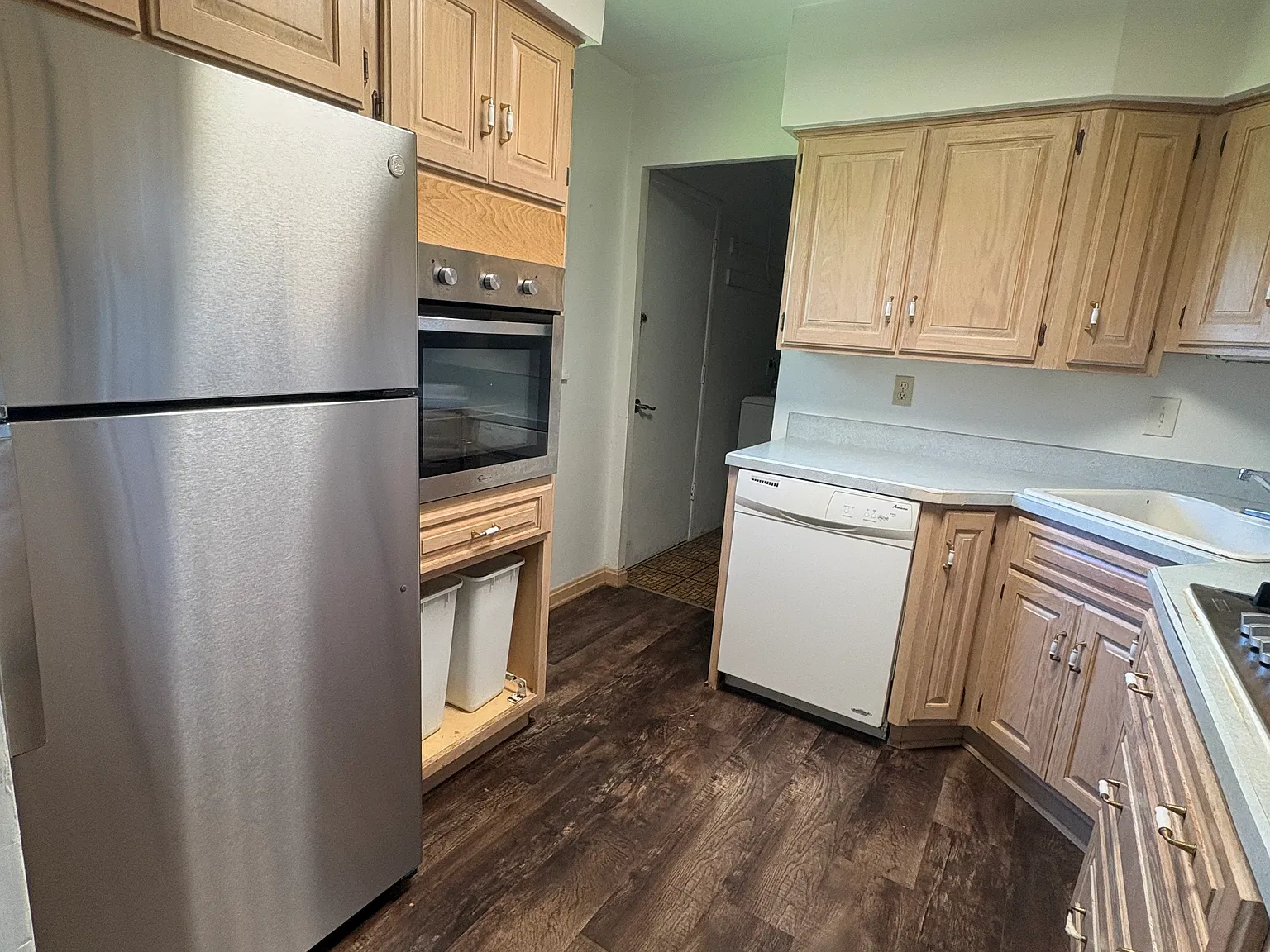 42 Robinhood Dr — Photo 4