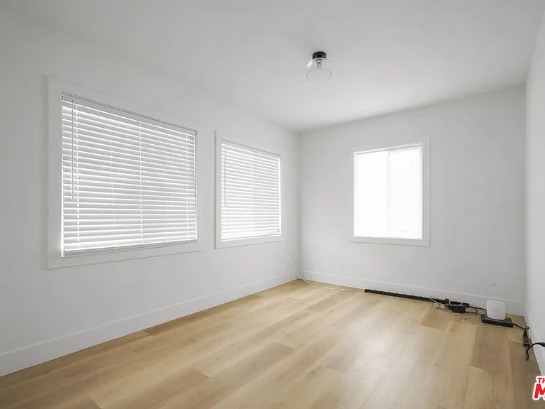 4555 Acacia Ave — Photo 17