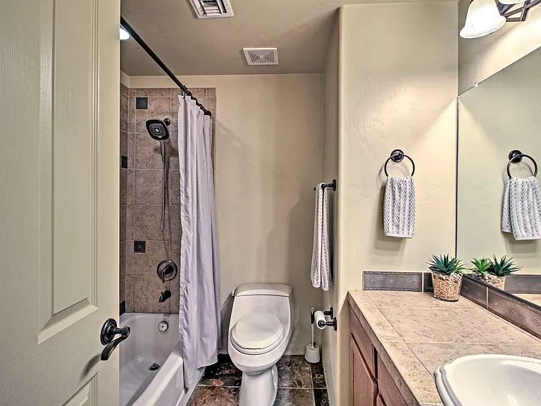 4128 N Thurston Ln #101 — Photo 17