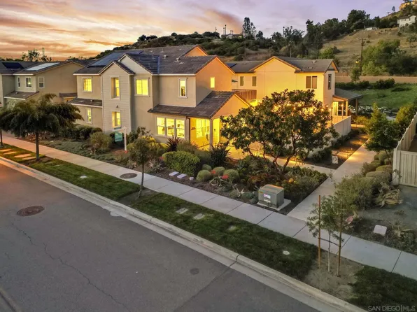 21715 Deer Grass Dr, Escondido, CA 92029