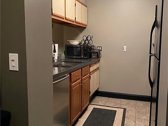 5th image of 15 Higgins St APT 125