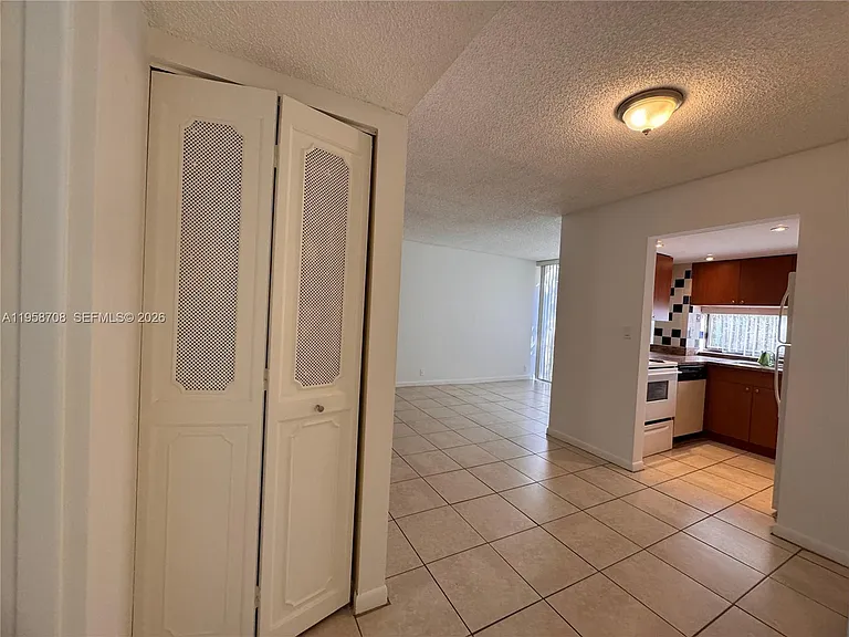 16919 N Bay Rd #117 — Photo 21