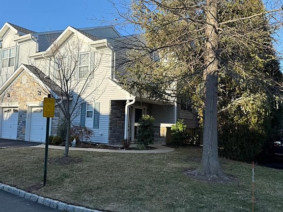 5th image of 25 Hanna Ln