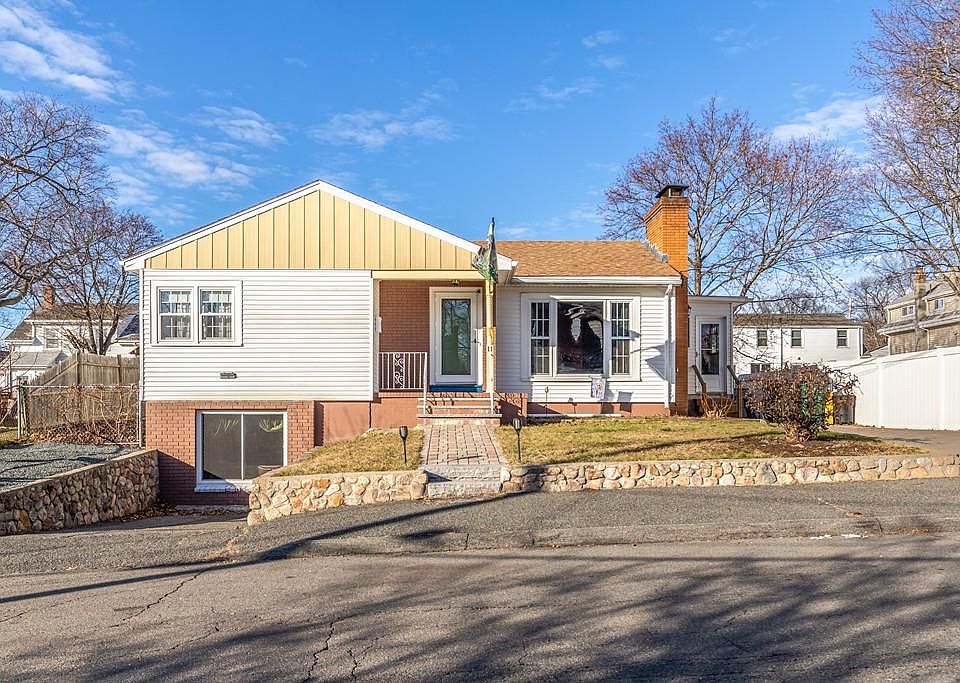 1st image of 11 Lynnmere Ave