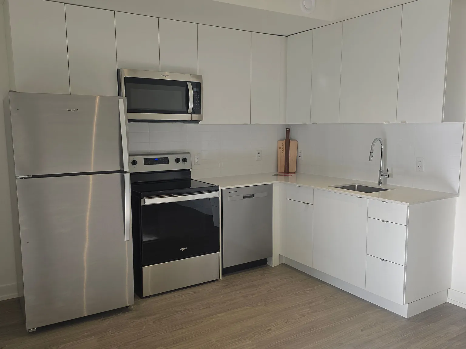2 bed, $1,900 — Photo 4