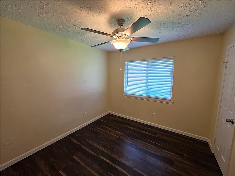 21011 Rivershadows Ln — Photo 8