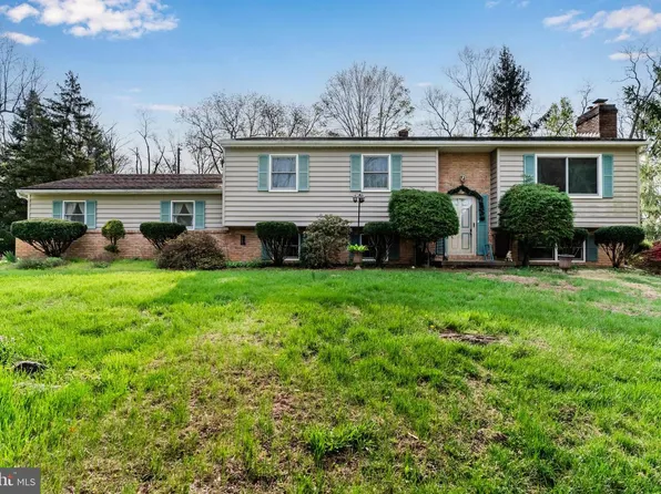 24 Richland Rd, Carlisle, PA 17015