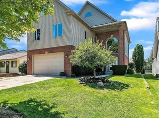 38823 E Archer Dr, Harrison Township, MI