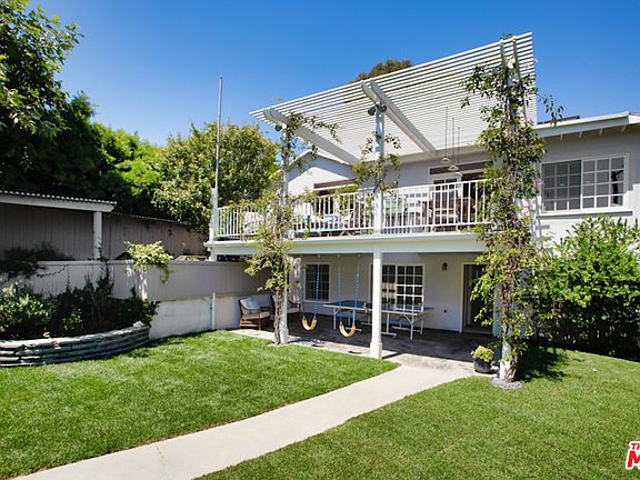 3rd image of 3004 Prospect Ave