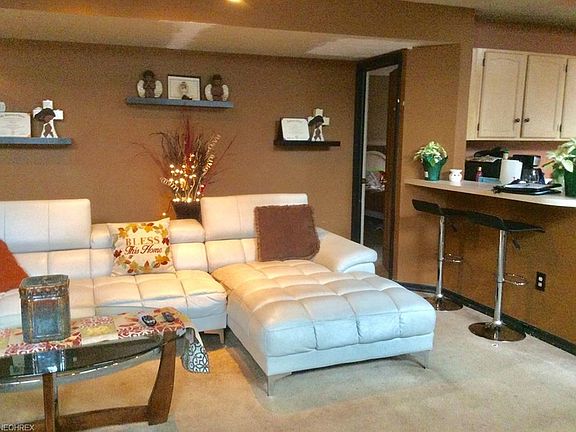 3rd image of 991 Powers Ave APT 5