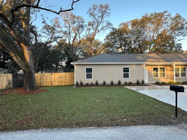 688 Anderson Dr, Fort Walton Beach, FL 32547