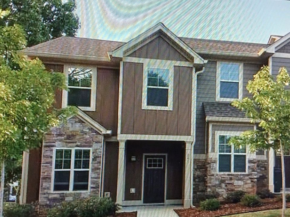 1st image of 243 Sharon Dr NE