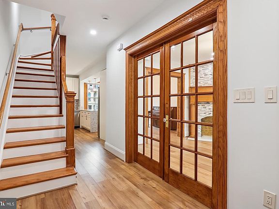 4th image of 721 Quebec Pl NW