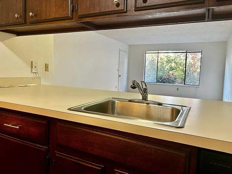 Kelsey House Apartments — Photo 4