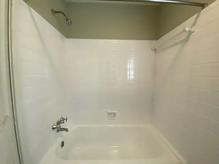 1425 Remount Rd — Photo 3