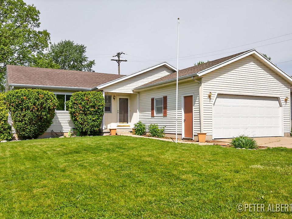 1st image of 461 Macomb Ave NW
