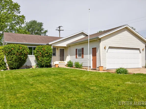 461 Macomb Ave NW, Grand Rapids, MI 49534
