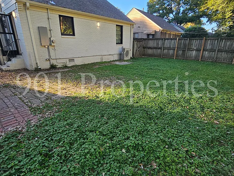 94 E Lafayette Cir — Photo 11
