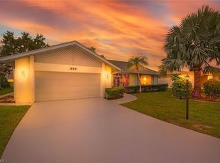 950 Charlemagne Blvd, Naples, FL 34112