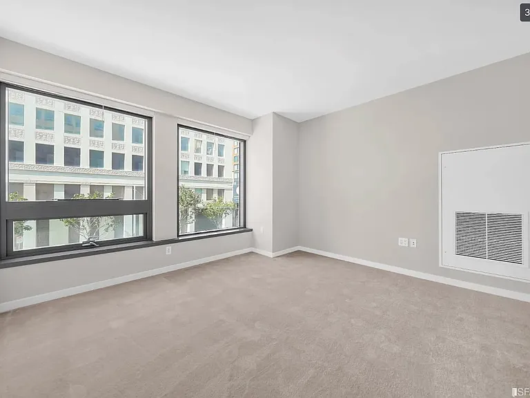 1 Hawthorne St #2J — Photo 2