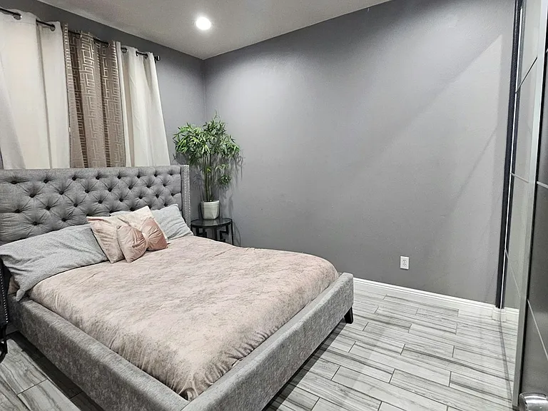 Down stairs bedroom
