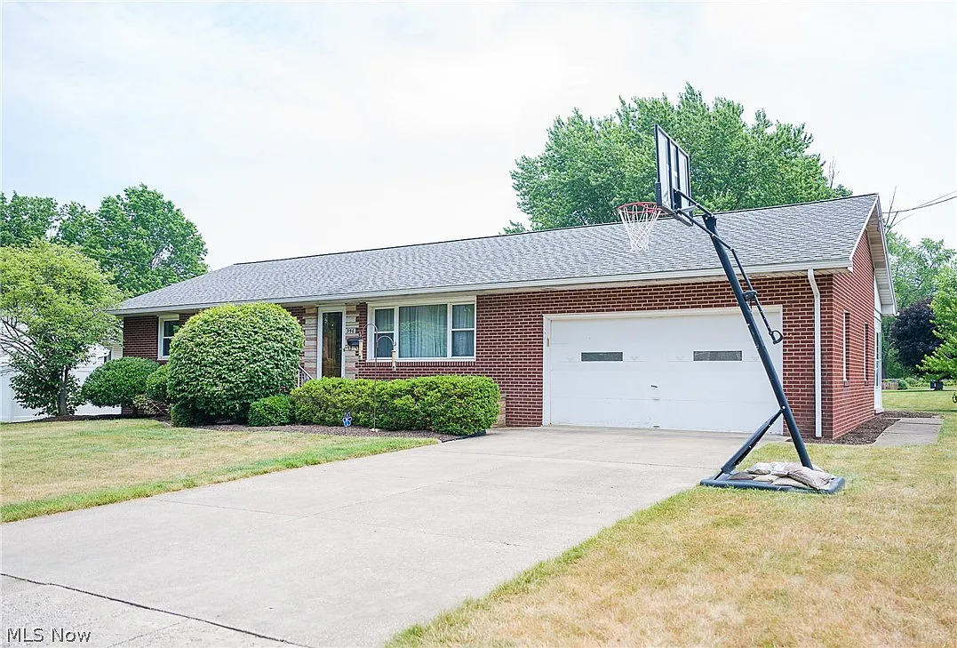 346 Willaman Ave NW photo 1