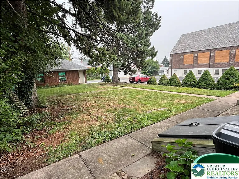 543 W Emaus Ave — Photo 58