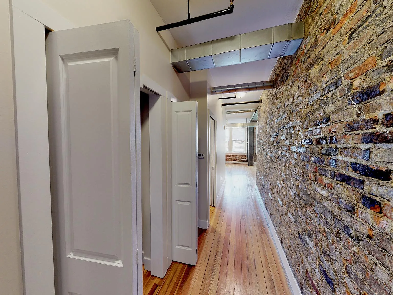 2 bed, 1031 sqft, $2,000 — Photo 2