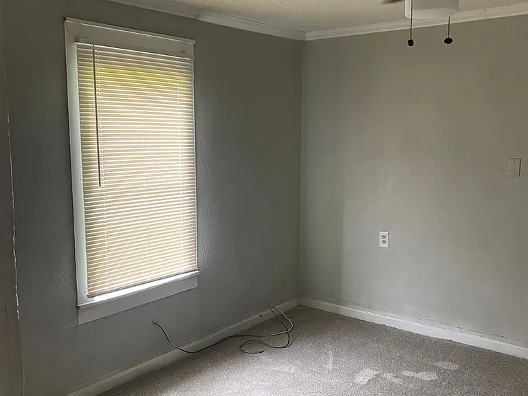 1612 Hill St — Photo 8