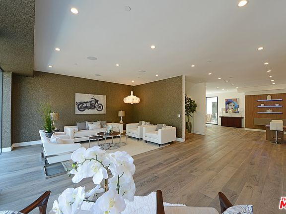 4th image of 516 Vernon Ave