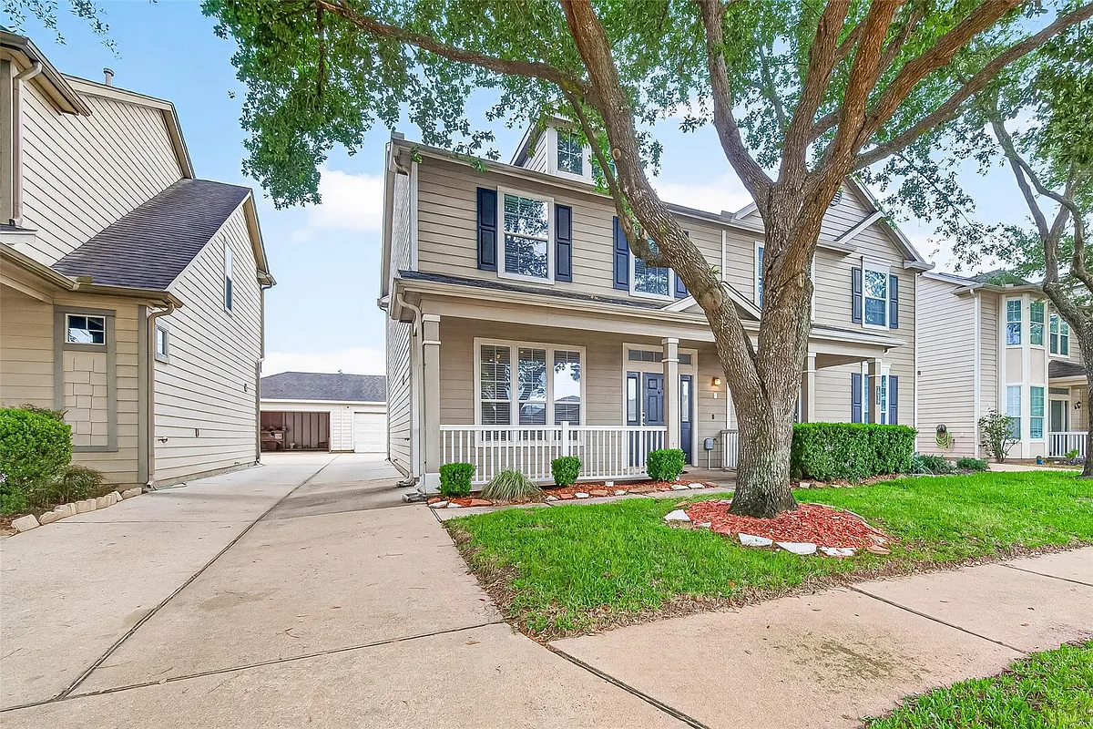 Building Photo - 16855 Mammoth Springs Dr