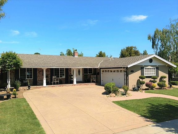 2nd image of 1139 Lone Pine Ln