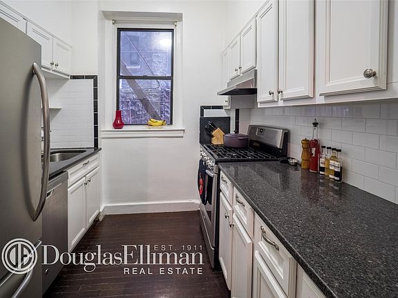 2nd image of 854 W 181st St APT 1C