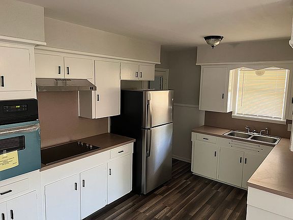 3rd image of 5905 Eureka Dr
