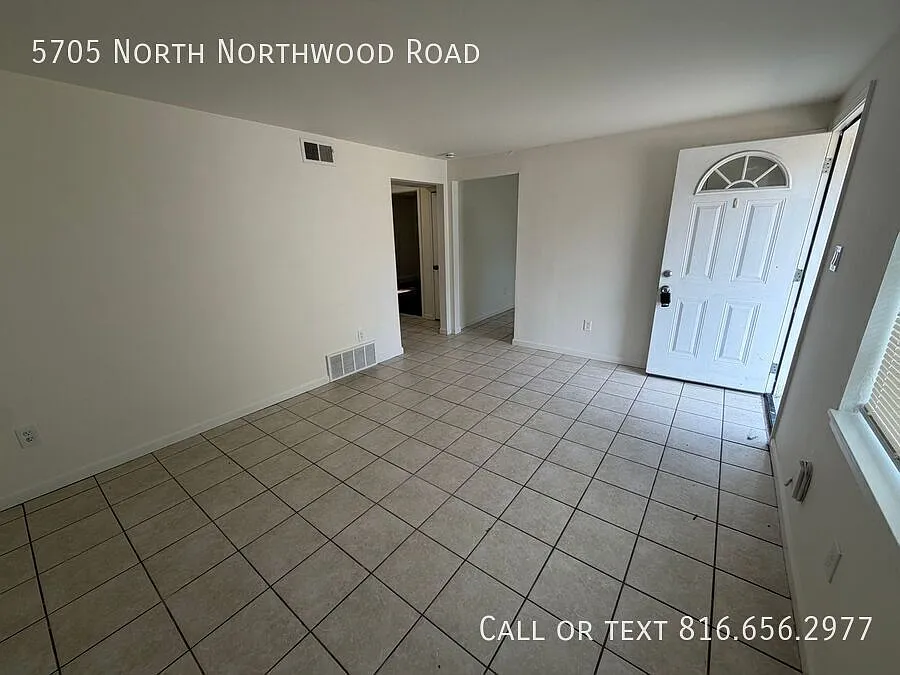 Freshly Updated 2BR/1BA Apartment in Northland KC Available Now! — Photo 3