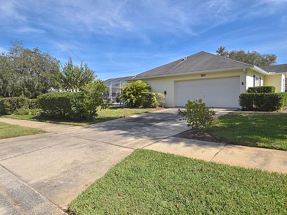 3rd image of 767 Oakpoint Cir