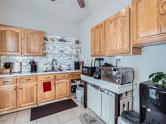 4th image of 5599 Valley Mill St