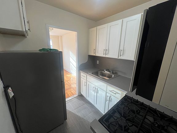 2nd image of 87-05 166th St #4C