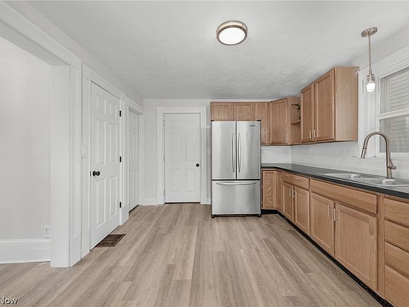 5th image of 7802 Jones Rd